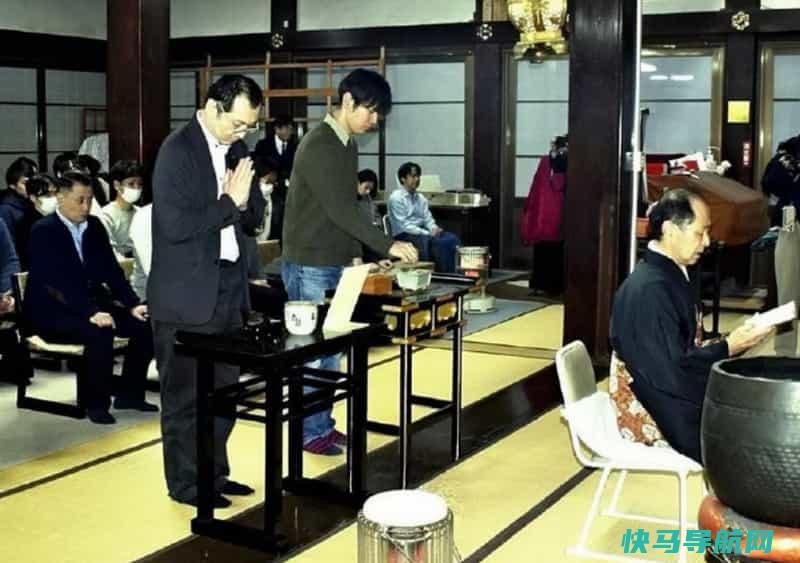 你敢信吗？日本杀虫剂公司为蟑螂办追悼会